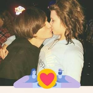 Meet your Posher, Hali